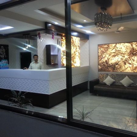 Hotel Sai Suraj Park Shirdi Exteriör bild