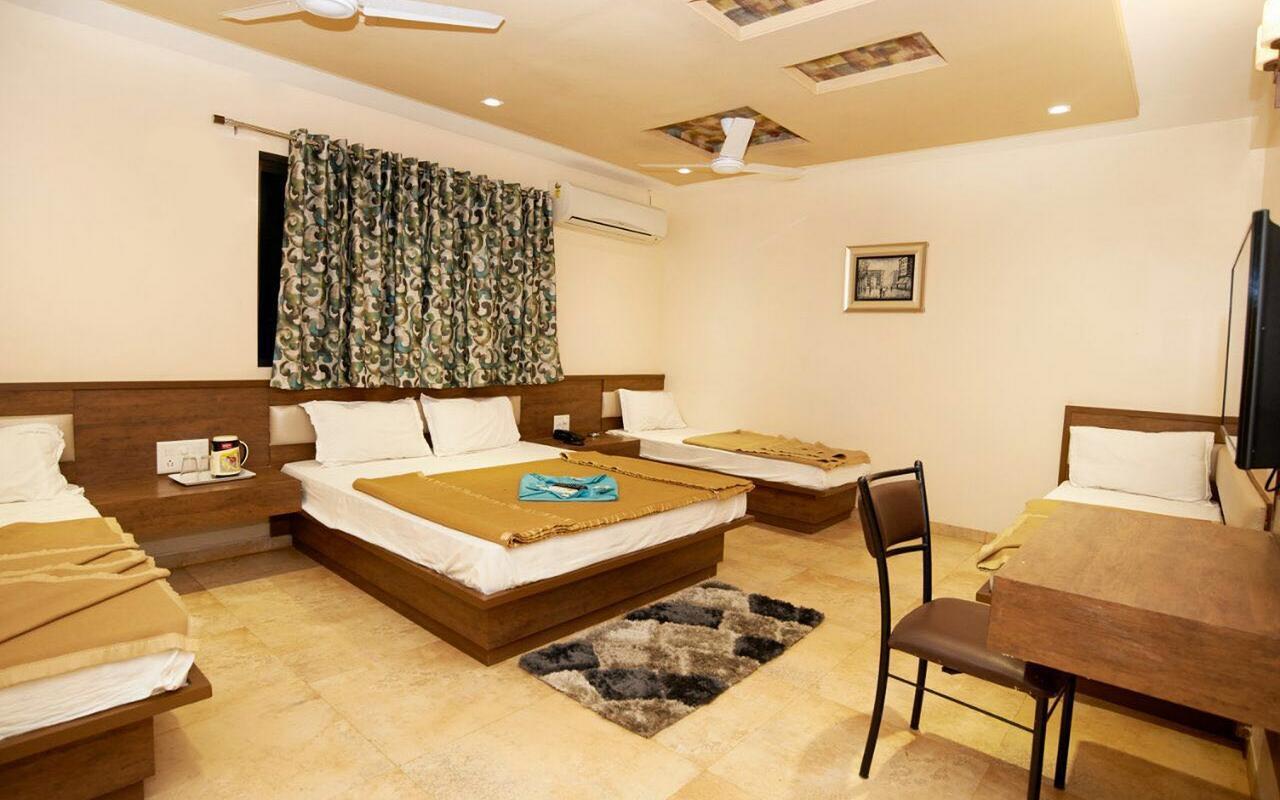 Hotel Sai Suraj Park Shirdi Exteriör bild