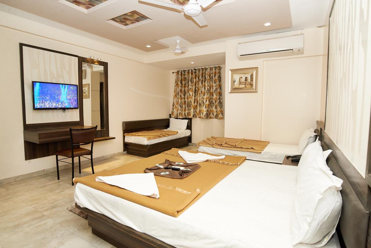Hotel Sai Suraj Park Shirdi Exteriör bild