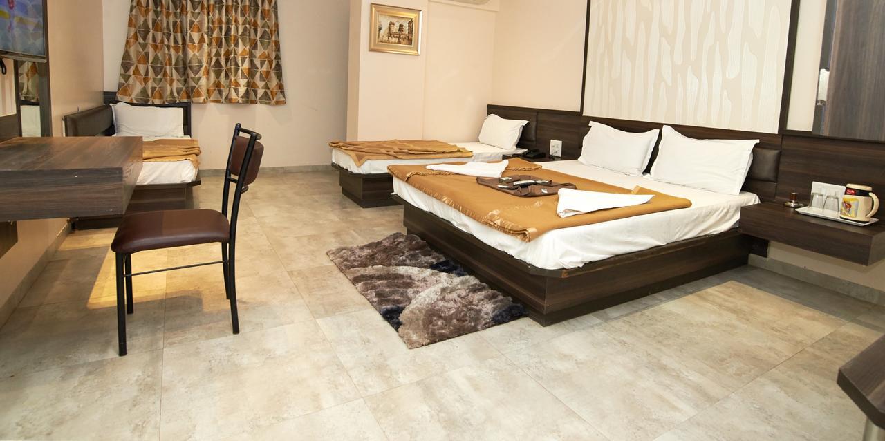 Hotel Sai Suraj Park Shirdi Exteriör bild