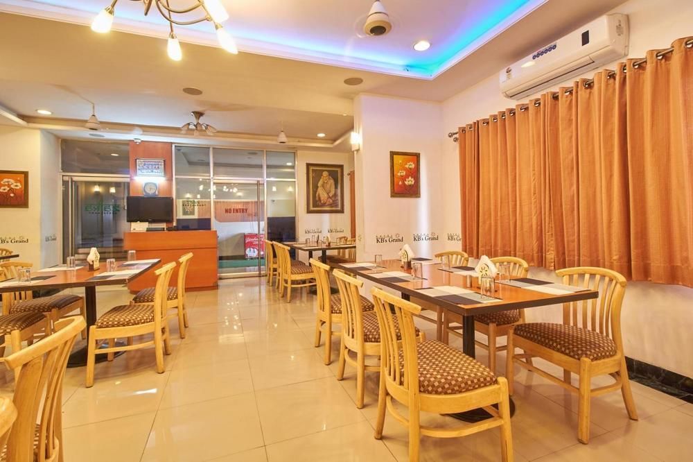 Hotel Sai Suraj Park Shirdi Exteriör bild