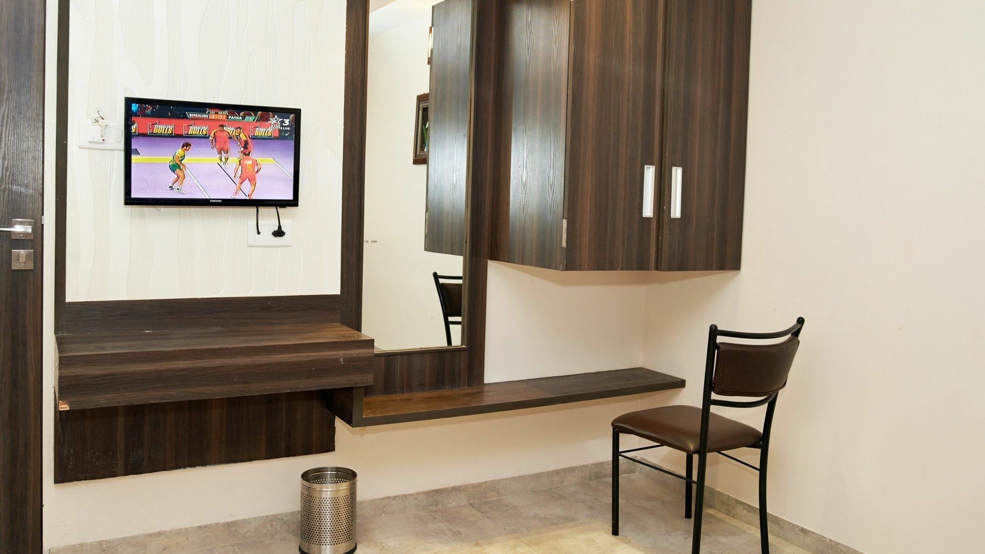 Hotel Sai Suraj Park Shirdi Exteriör bild