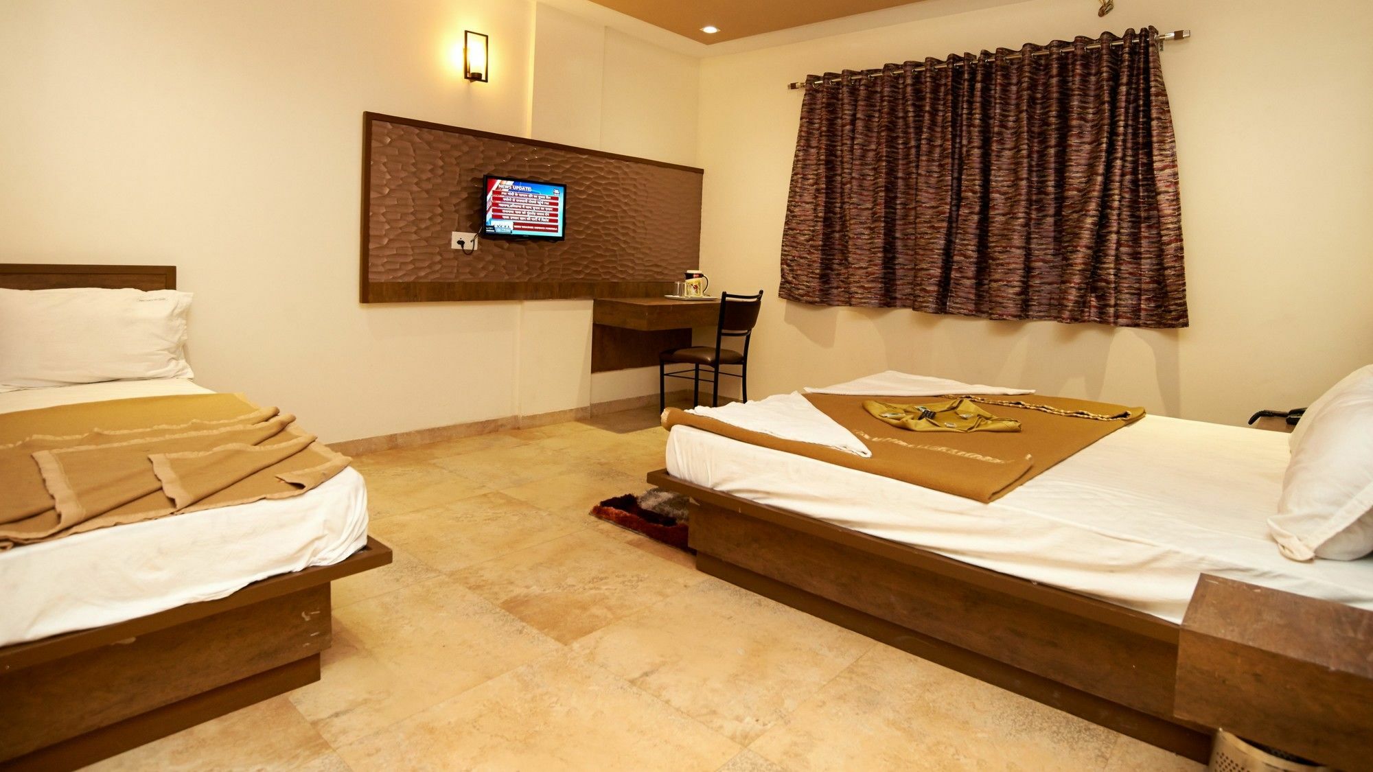 Hotel Sai Suraj Park Shirdi Exteriör bild