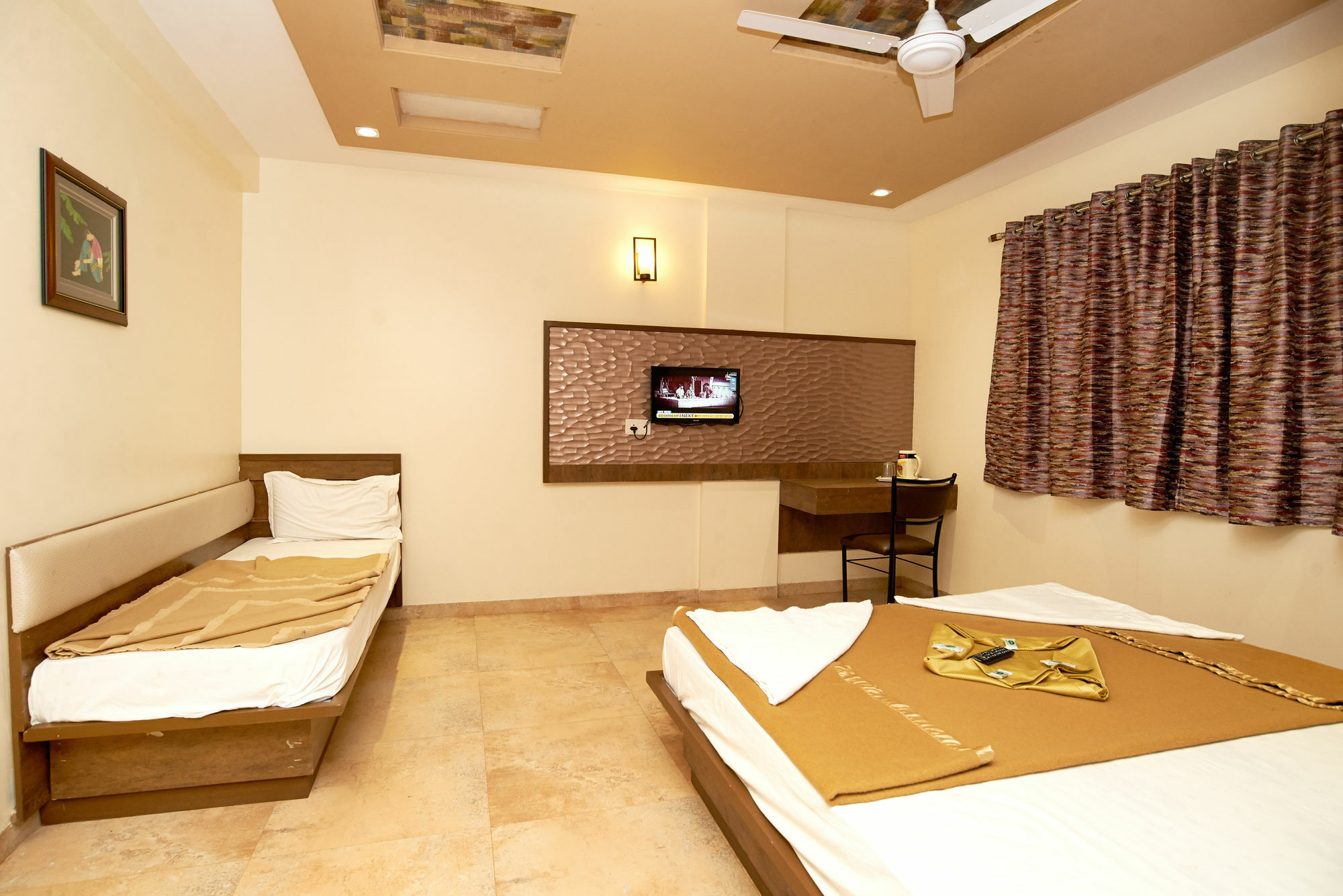 Hotel Sai Suraj Park Shirdi Exteriör bild