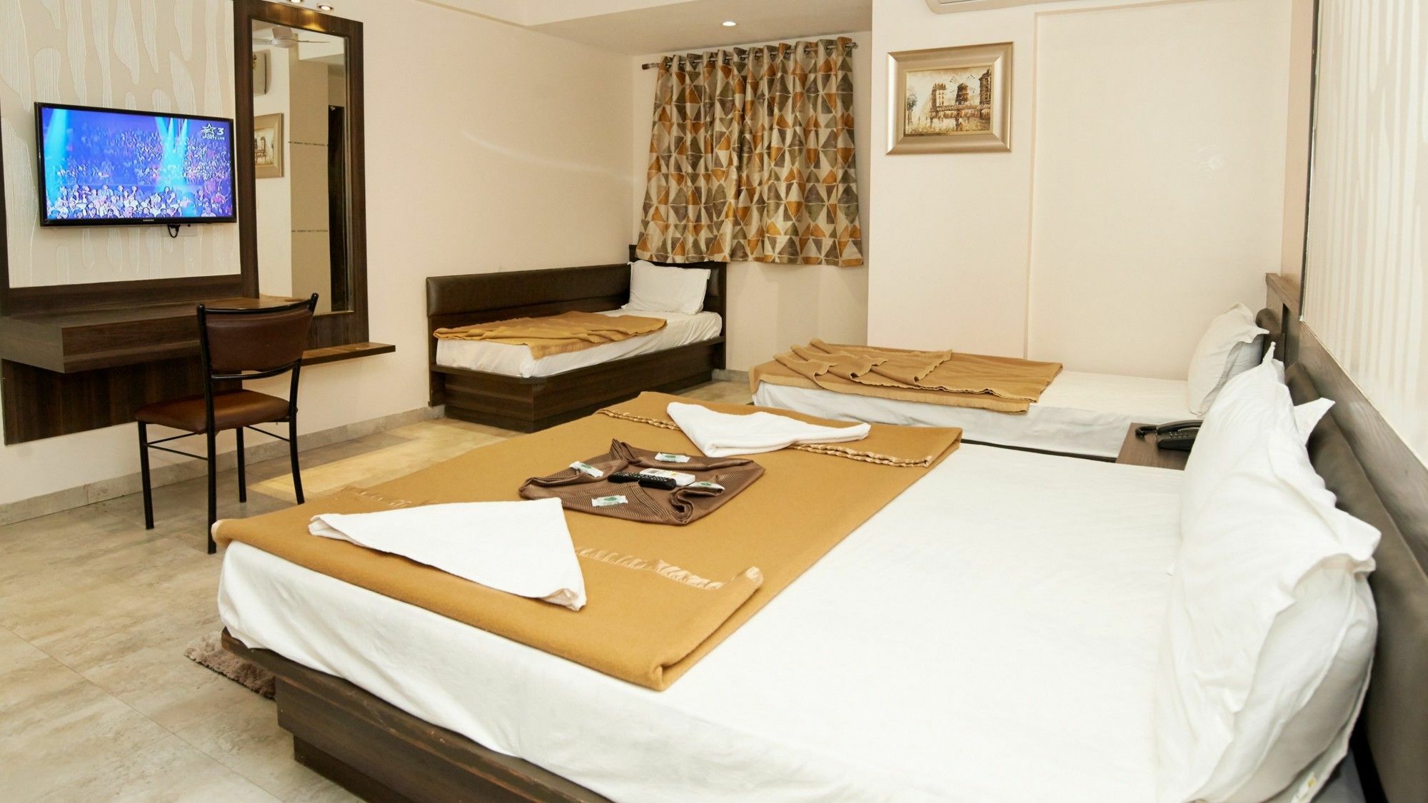 Hotel Sai Suraj Park Shirdi Exteriör bild