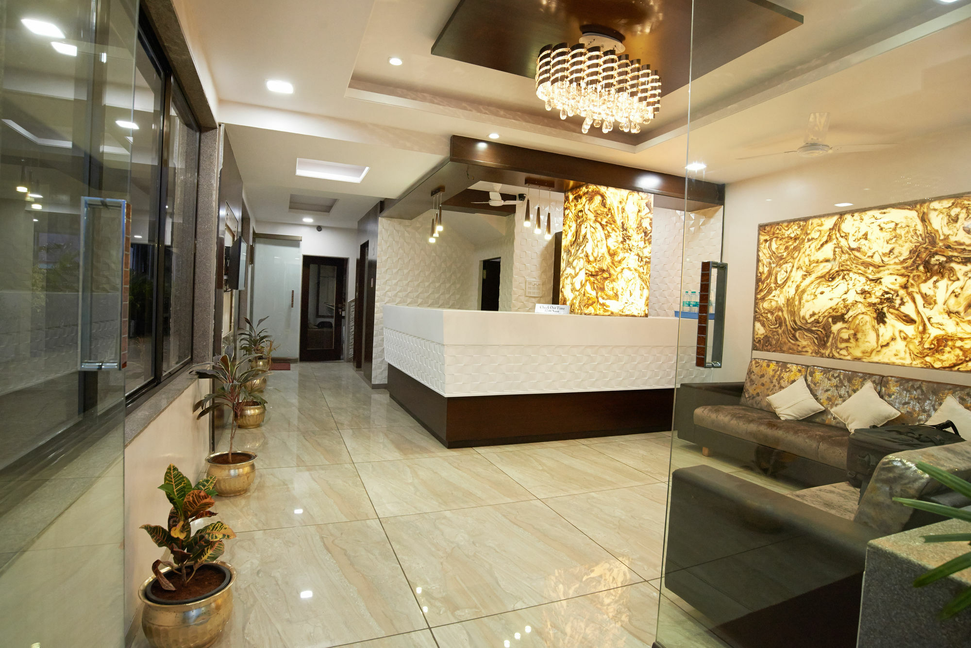 Hotel Sai Suraj Park Shirdi Exteriör bild