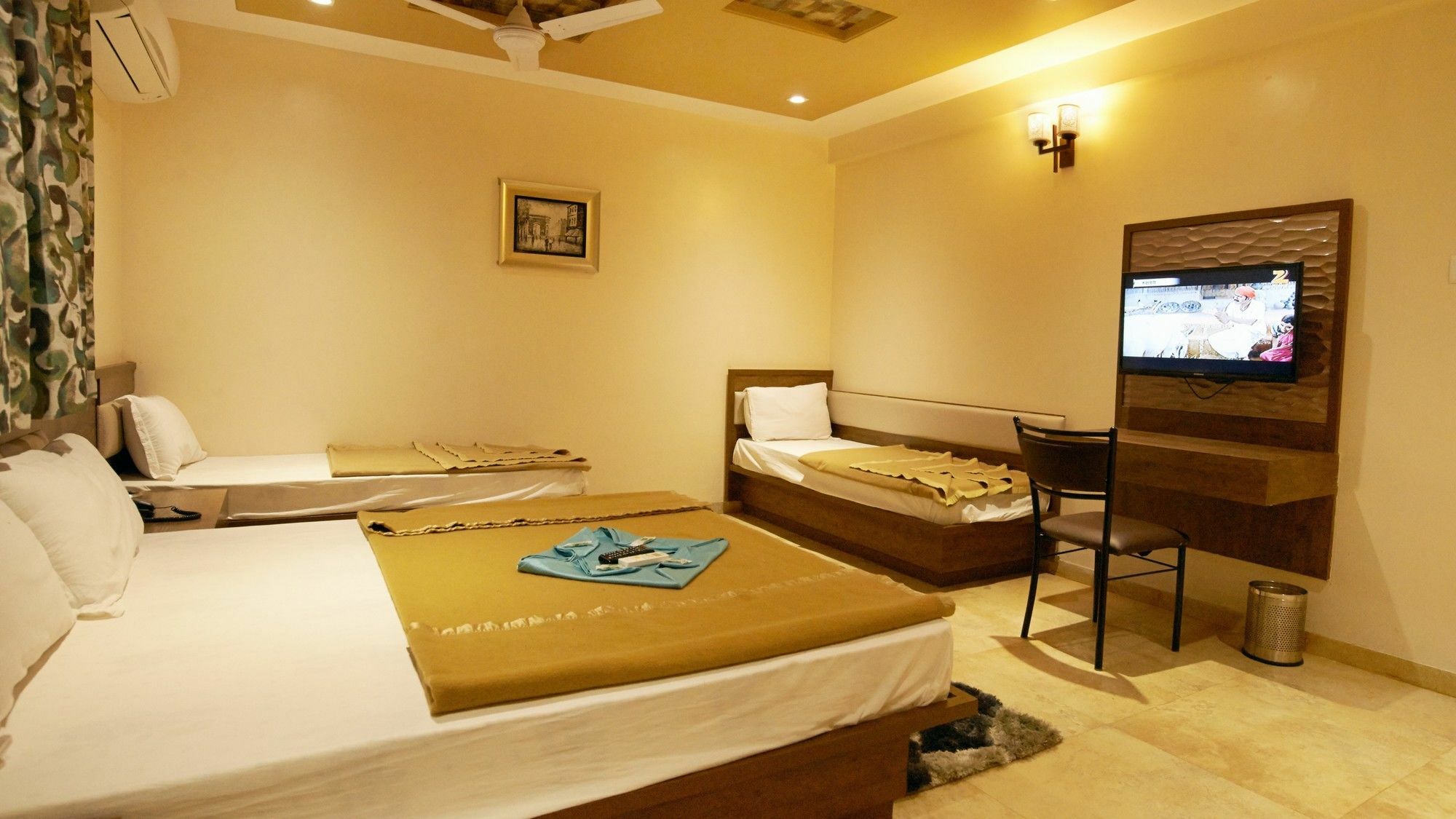 Hotel Sai Suraj Park Shirdi Exteriör bild