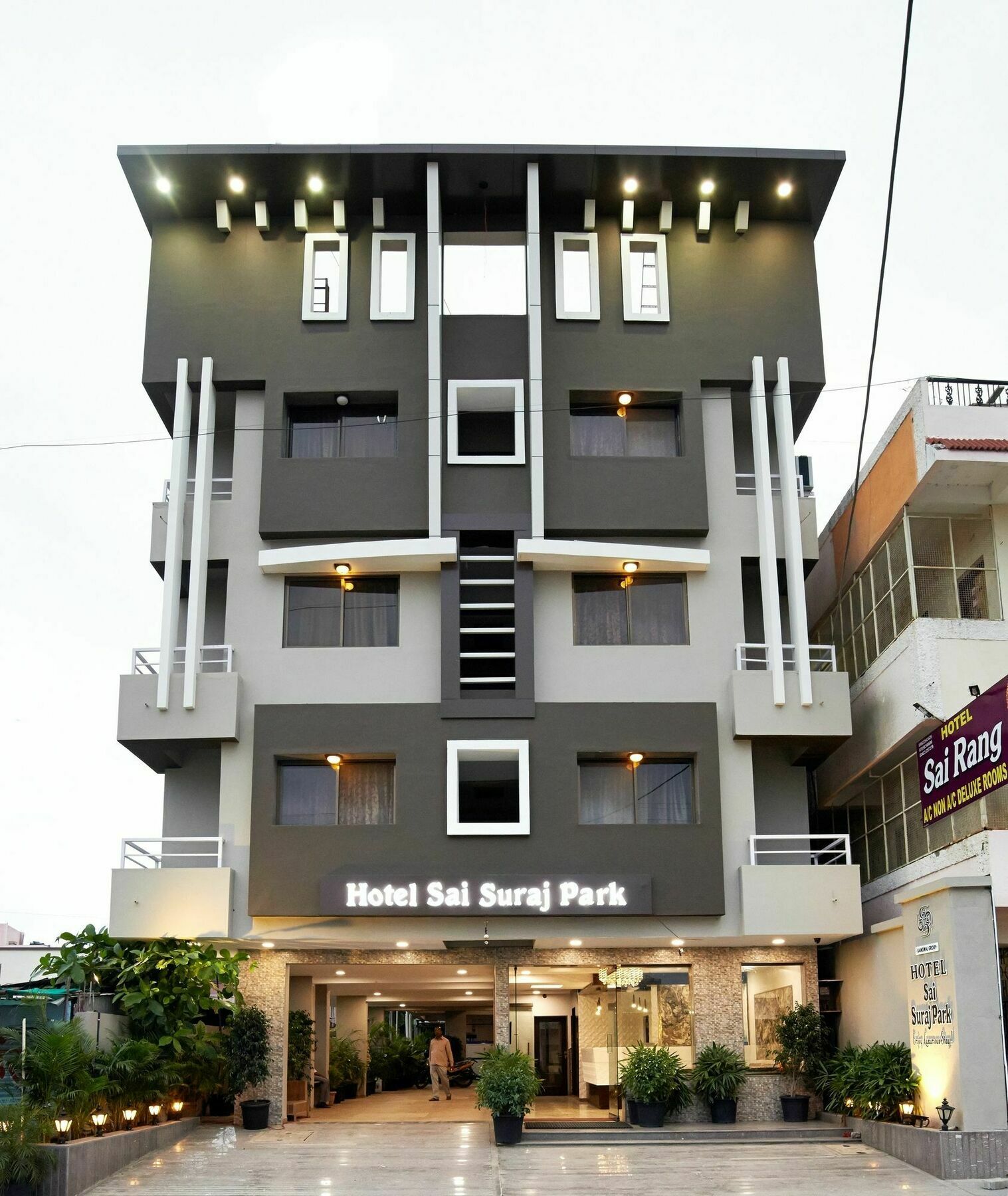 Hotel Sai Suraj Park Shirdi Exteriör bild